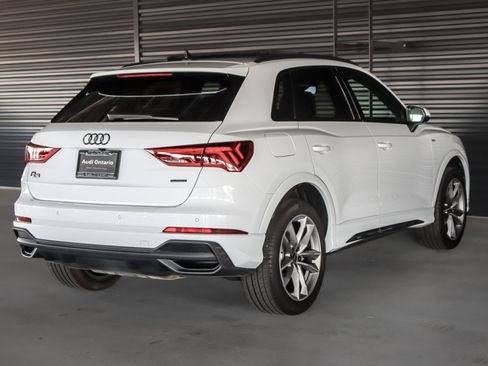 Certified 2025 Audi Q3 2.0T Premium w/ Convenience Package AWD/4WD image 14