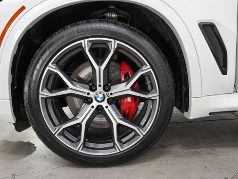 Used 2022 BMW X5 xDrive40i AWD/4WD image 32