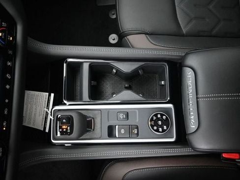 New 2026 Nissan Pathfinder Platinum AWD/4WD image 18