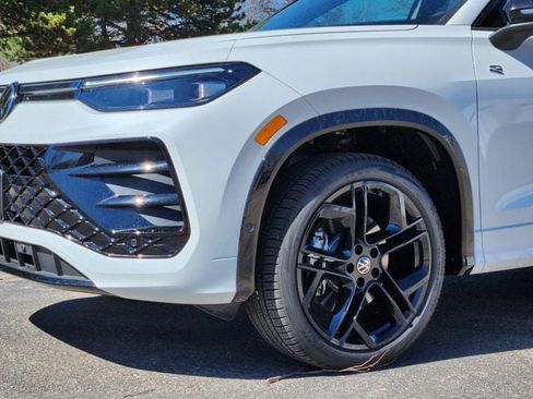 New 2026 Volkswagen Tiguan SE R-Line AWD/4WD image 7