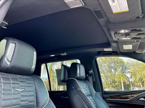 Used 2023 Cadillac Escalade Sport Platinum image 13