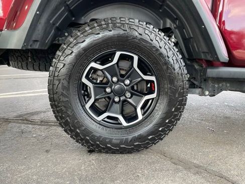Used 2022 Jeep Gladiator Rubicon w/ LED Lighting Group AWD/4WD image 36