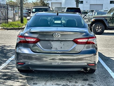 Used 2019 Toyota Camry XLE image 7
