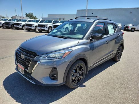 New 2024 Nissan Kicks SR w/ SR Premium Package image 5