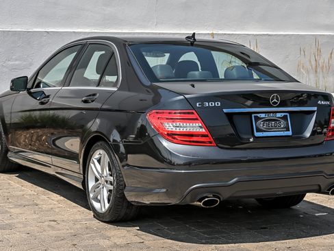 Used 2013 Mercedes-Benz C 300 4MATIC Sedan image 11