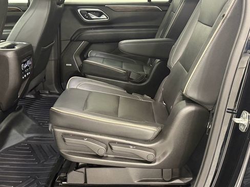 Used 2021 Chevrolet Suburban Premier w/ Premium Package image 25