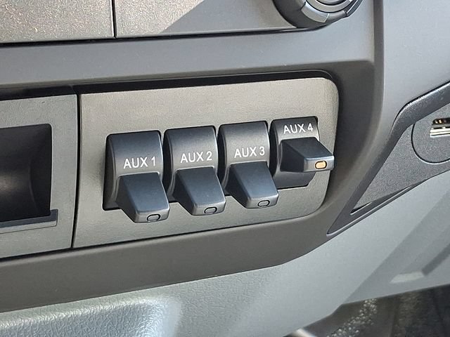 Used 2023 Ford F650 2WD Regular Cab Super Duty image 22