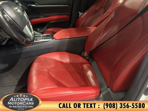 Used 2020 Toyota Camry XSE FWD image 8