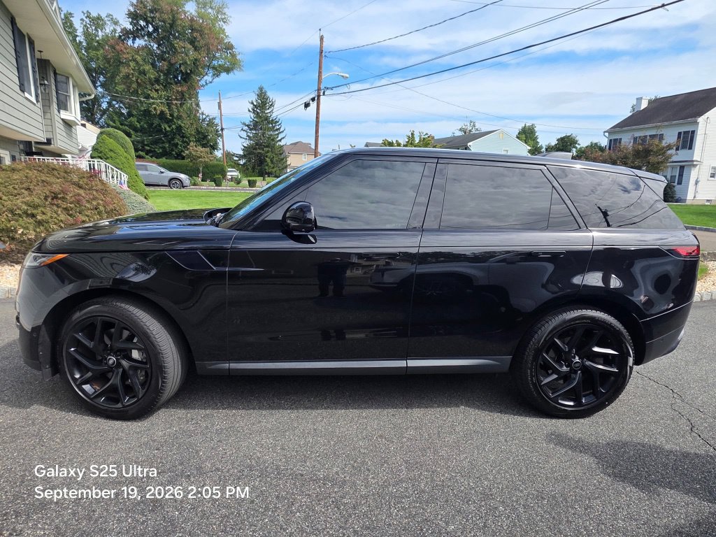 Used 2024 Land Rover Range Rover Sport SE AWD/4WD image 6