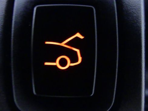 Used 2019 Tesla Model S Standard Range image 26