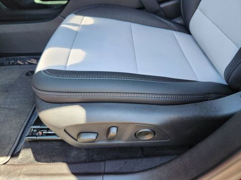 New 2026 Chevrolet Equinox EV LT AWD/4WD image 13