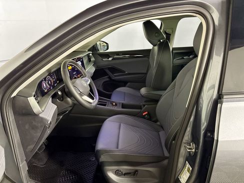 New 2026 Volkswagen Tiguan SE image 11