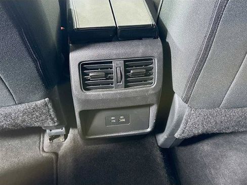 Certified 2023 Nissan Rogue SV FWD image 22