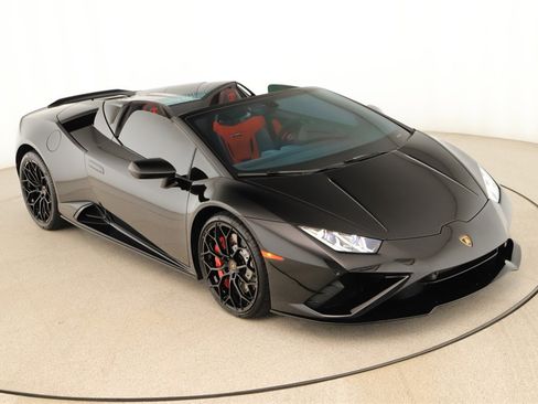 Used 2022 Lamborghini Huracan EVO image 35