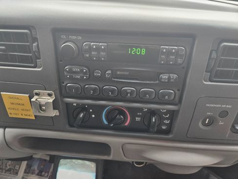 Used 2000 Ford F350 2WD Regular Cab DRW Super Duty image 15