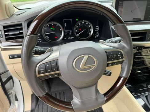 Used 2018 Lexus LX 570 4WD image 30