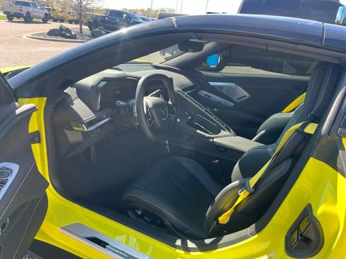 Used 2024 Chevrolet Corvette Stingray Preferred Conv w/ Z51 Performance Package RWD image 8