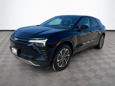 Used 2025 Chevrolet Blazer EV LT FWD image 3