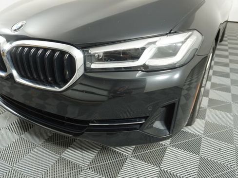 Used 2021 BMW 530i w/ Premium Package image 11