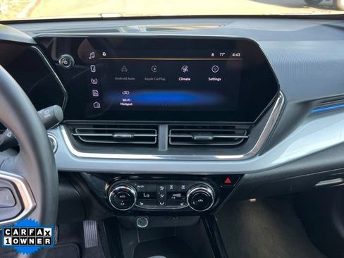 Used 2025 Chevrolet Trax LT w/ LT Convenience Package FWD image 25