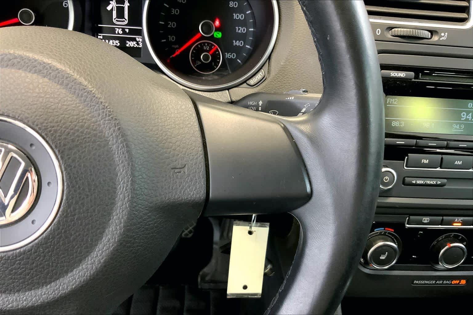 Used 2013 Volkswagen Golf 4-Door FWD image 24