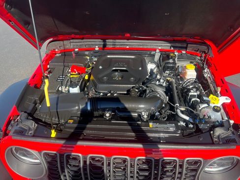 Used 2025 Jeep Wrangler Sport image 24