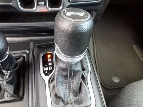 Used 2024 Jeep Wrangler Unlimited Sahara AWD/4WD image 24