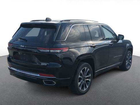 Certified 2023 Jeep Grand Cherokee Overland w/ Luxury Tech Group IV AWD/4WD image 8