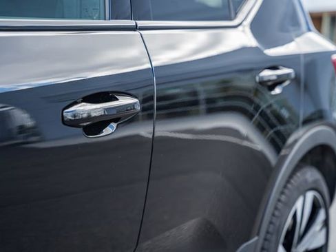 Certified 2024 Volvo XC40 B5 Plus w/ Protection Package Premier image 17