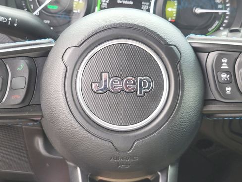 Used 2025 Jeep Wrangler Unlimited Rubicon 4xe w/ Convenience Group image 91