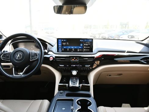 Used 2025 Acura MDX w/ Technology Package FWD image 32