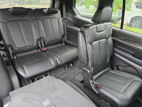 Used 2024 Jeep Grand Cherokee L Limited AWD/4WD image 34