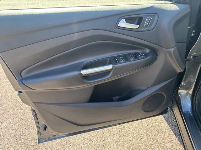 Used 2017 Ford Escape SE w/ SE Leather Comfort Package AWD/4WD image 21