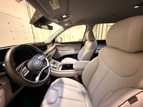 Used 2025 Hyundai Palisade SEL image 16
