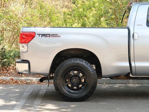 Used 2010 Toyota Tundra 4x4 Double Cab image 18