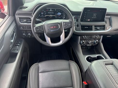 Used 2024 GMC Yukon XL SLT w/ SLT Luxury Package image 20