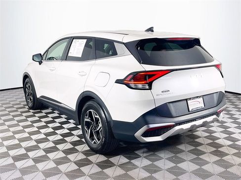 Used 2024 Kia Sportage LX image 6