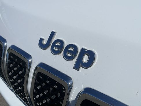Used 2021 Jeep Cherokee Limited w/ Trailer Tow Group AWD/4WD image 29