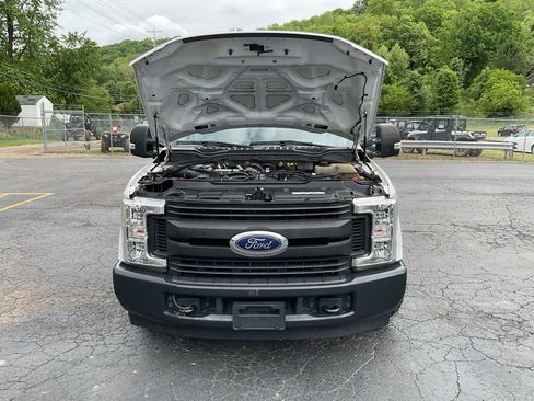 Used 2019 Ford F250 XL w/ Power Equipment Group RWD image 5