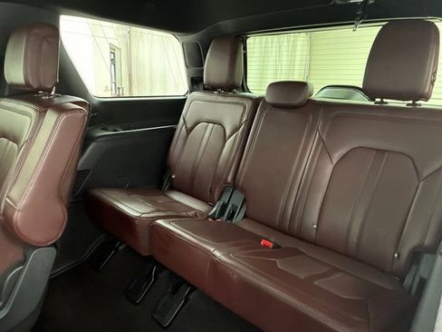 Used 2024 Ford Expedition Limited image 18