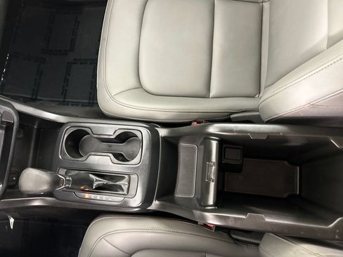 Used 2022 Chevrolet Colorado W/T RWD image 16