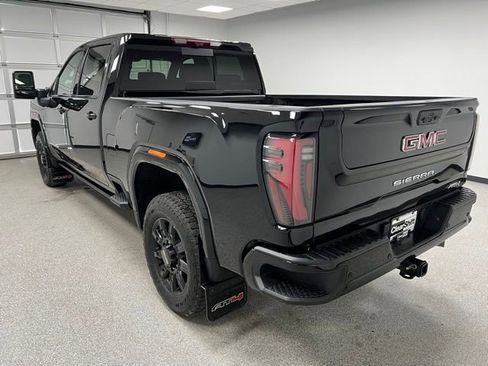 Used 2025 GMC Sierra 3500 AT4 w/ AT4 Premium Plus Package AWD/4WD image 8