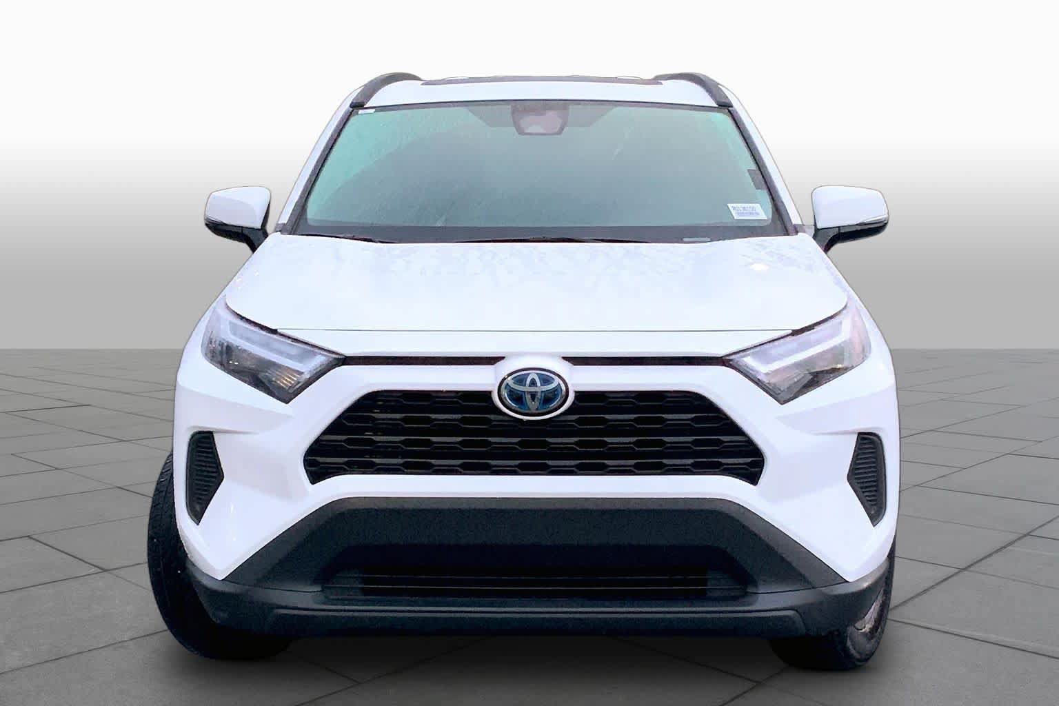 Used 2024 Toyota RAV4 XLE w/ Convenience Package AWD/4WD image 4