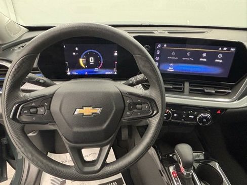 Used 2025 Chevrolet Trax LT image 15
