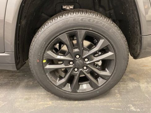 New 2026 Jeep Grand Cherokee L Limited image 34