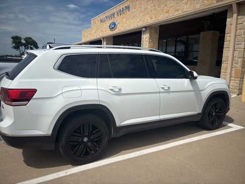 Used 2019 Volkswagen Atlas SEL Premium AWD/4WD image 2