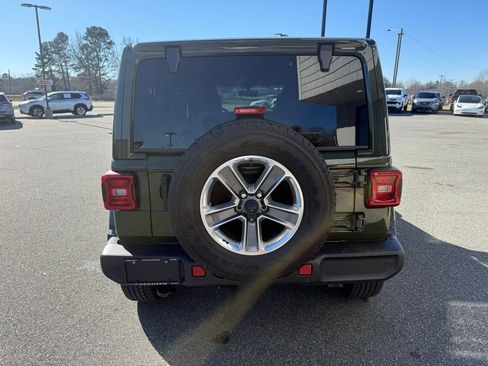 Used 2021 Jeep Wrangler Unlimited Sahara image 7