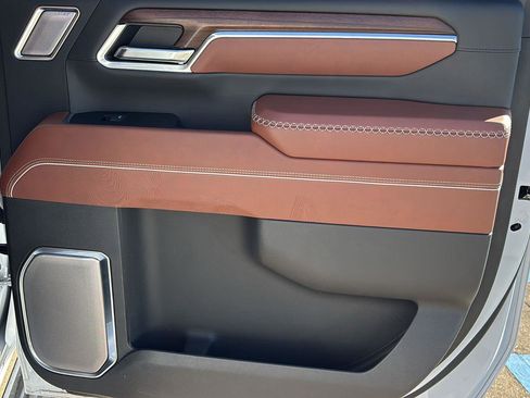 Certified 2025 GMC Sierra 2500 Denali Ultimate image 21