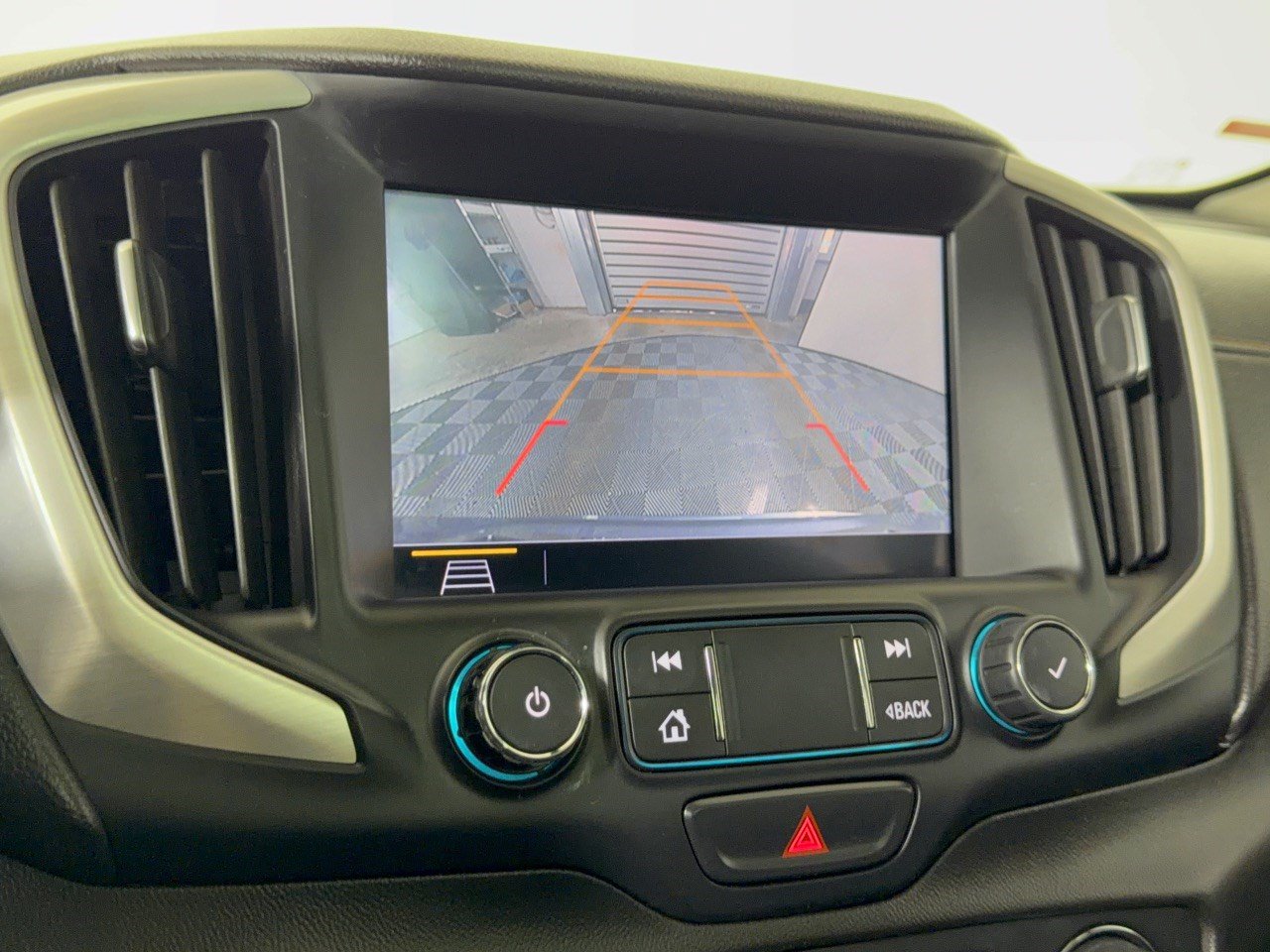 Used 2020 GMC Terrain SLE w/ Driver Convenience Package FWD image 24