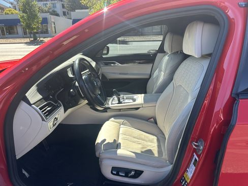 Used 2022 BMW 740i xDrive w/ Luxury Rear Seating Package AWD/4WD image 18